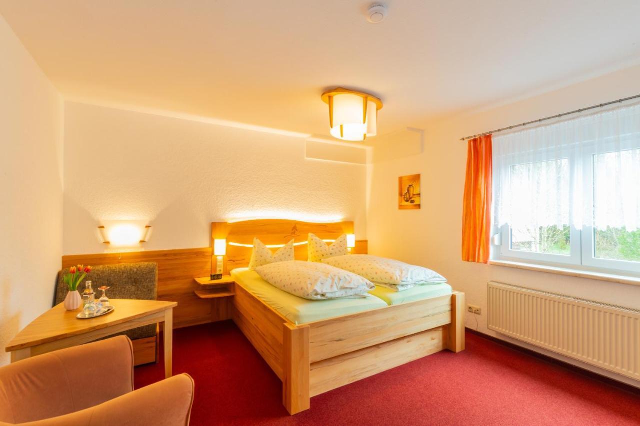 Rennsteighotel Gruener Baum Schmiedefeld am Rennsteig Bagian luar foto